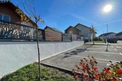 cloture-teinte-chene-dore-et-ral-7016-bourget-du-lac