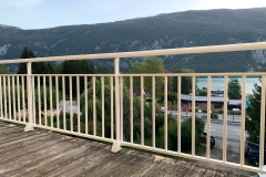 garde-corps-beige-barreaux-nances