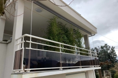 garde-corps-blanc-verre-la-chapelle-de-la-tour