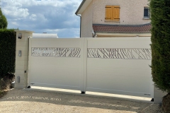 portail-battant-blanc-saint-clair-de-la-tour