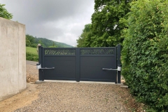 portail-battant-gris-anthracite-aluminium-barby