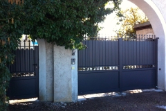 portail-battant-noir-les-abrets-en-dauphine