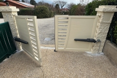 portail-blanc-battant-culoz-beon