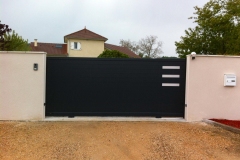 portail-coulissant-motirise-charantonnay