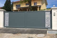 portail-decoupe-laser-gris-lumiere-les-avenieres-veyrieu-thuellin