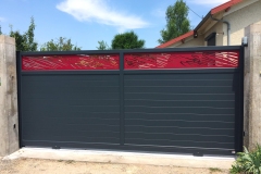 portail-decoupe-laser-rouge-gris-anthracite-la-ravoire
