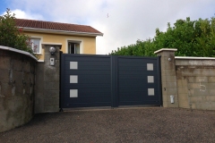 portail-noir-motorise-chezeneuve