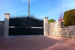 portail-coulissant-noir-torchefelon