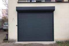 porte-de-garage-enroulable-noir-pressins