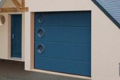 porte-de-garage-sectionnelle-bleu-gentiane-diemoz